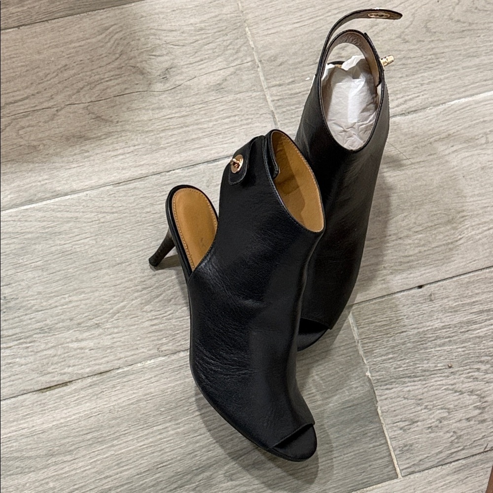Coach Marietta‎ LT Grain Goat Heels Size 8B